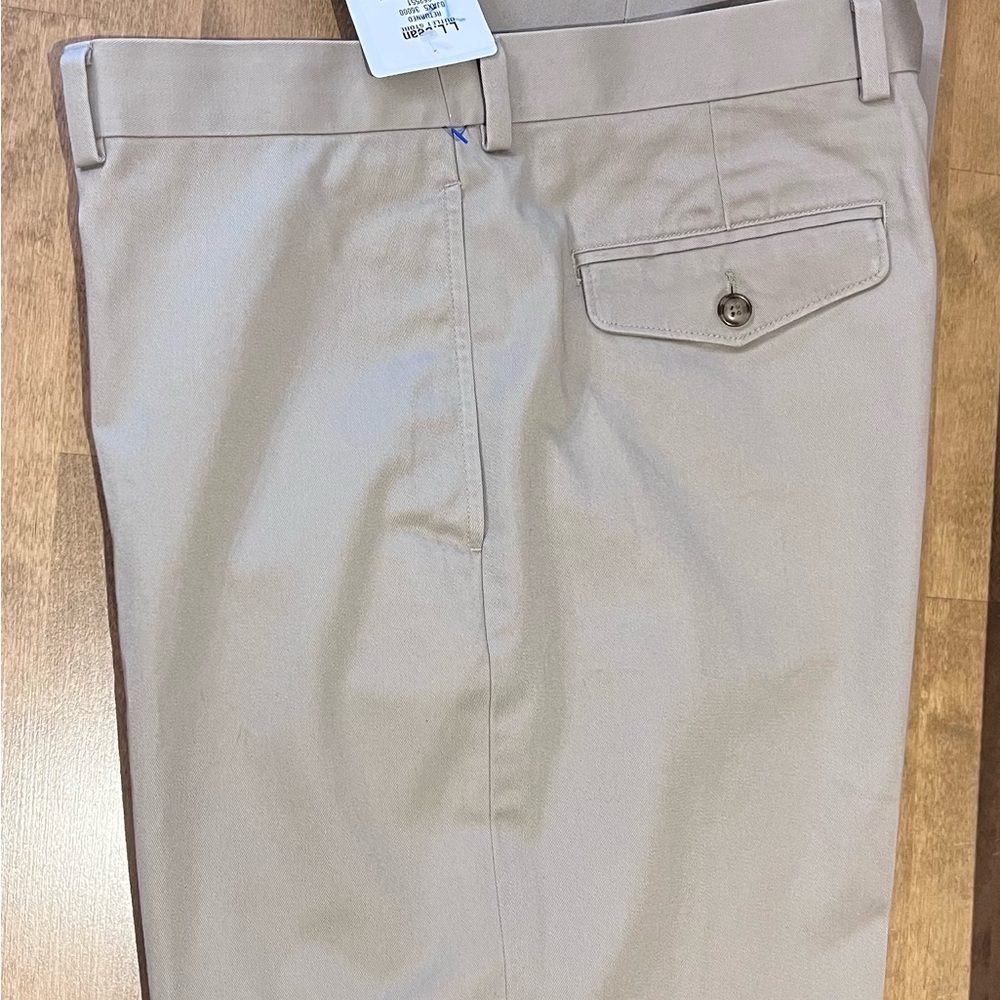 Men’s L.L.Bean WF Dress Chino Plain Front Classic Fit Khaki Pants Sz W36 L33